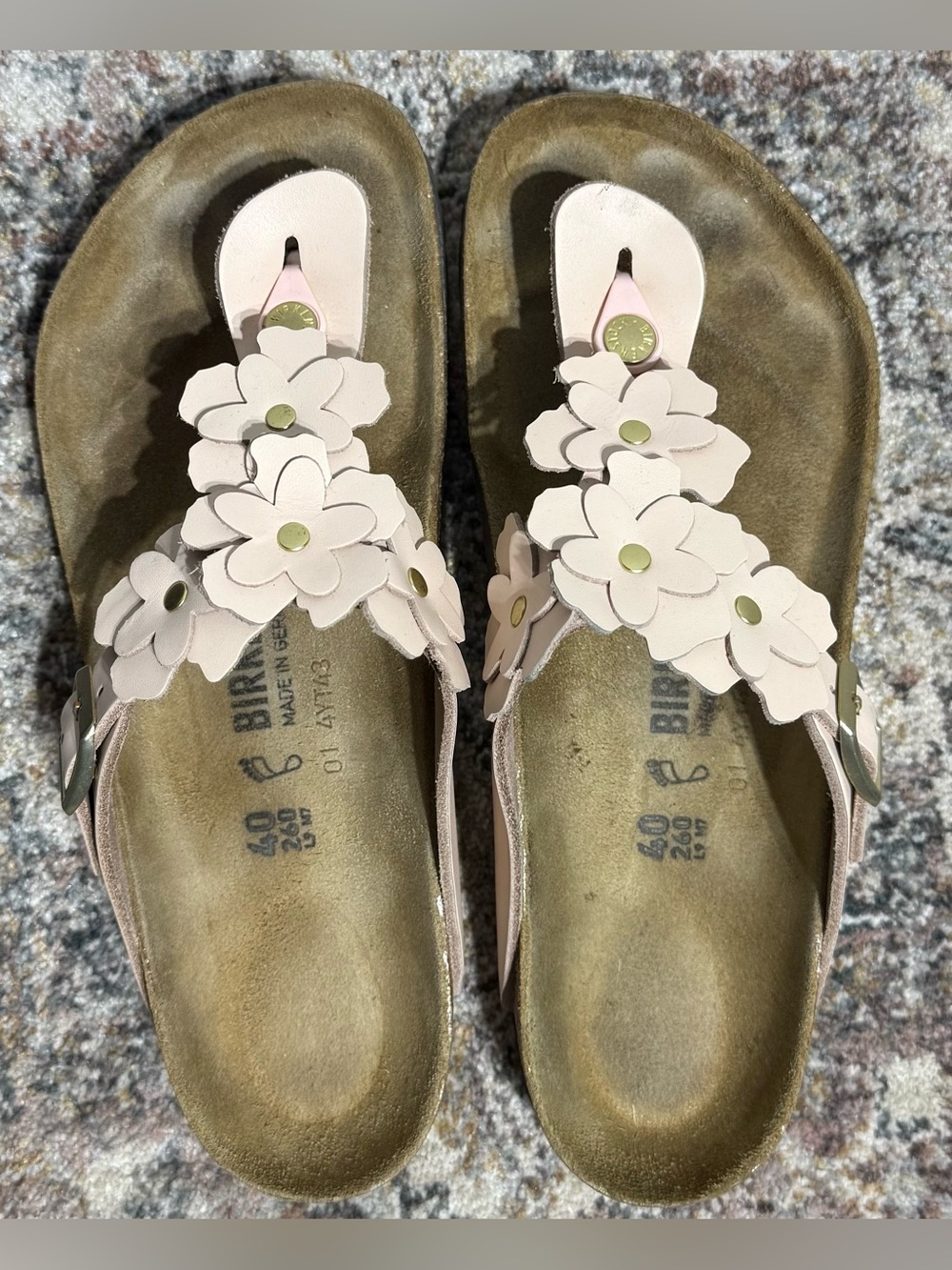 Birkenstock Women’s Light Pink Floral Gizeh Sandals - Picture 2 of 4